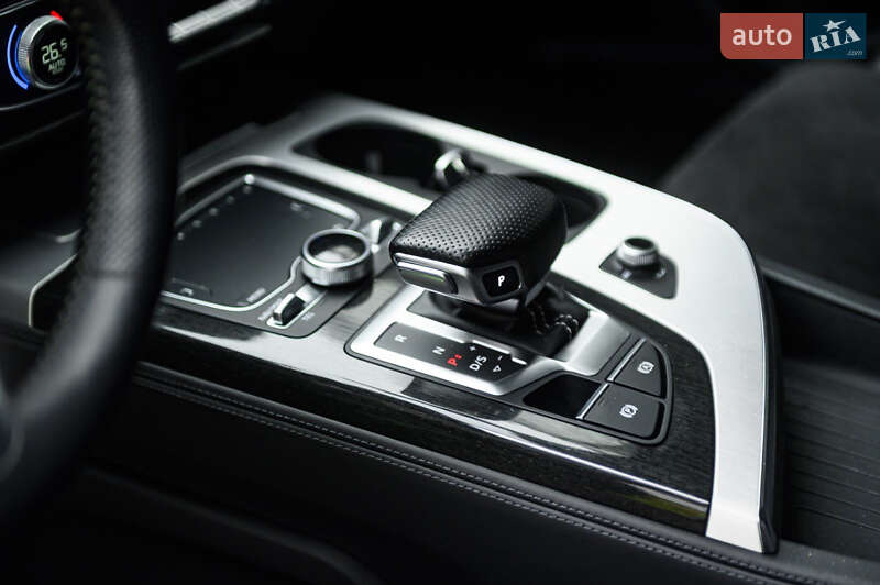 Позашляховик / Кросовер Audi Q7 2015 в Одесі