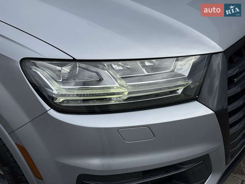 Внедорожник / Кроссовер Audi Q7 2017 в Мукачево