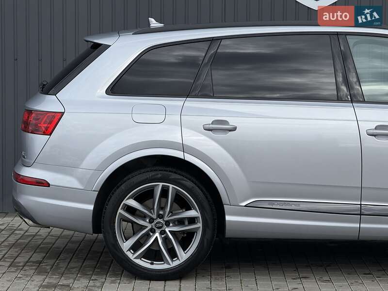Внедорожник / Кроссовер Audi Q7 2017 в Мукачево