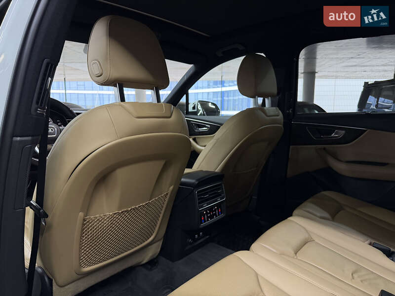 Позашляховик / Кросовер Audi Q7 2021 в Одесі фото 25 Позашляховик / Кросовер Audi Q7 2021 в Одесі