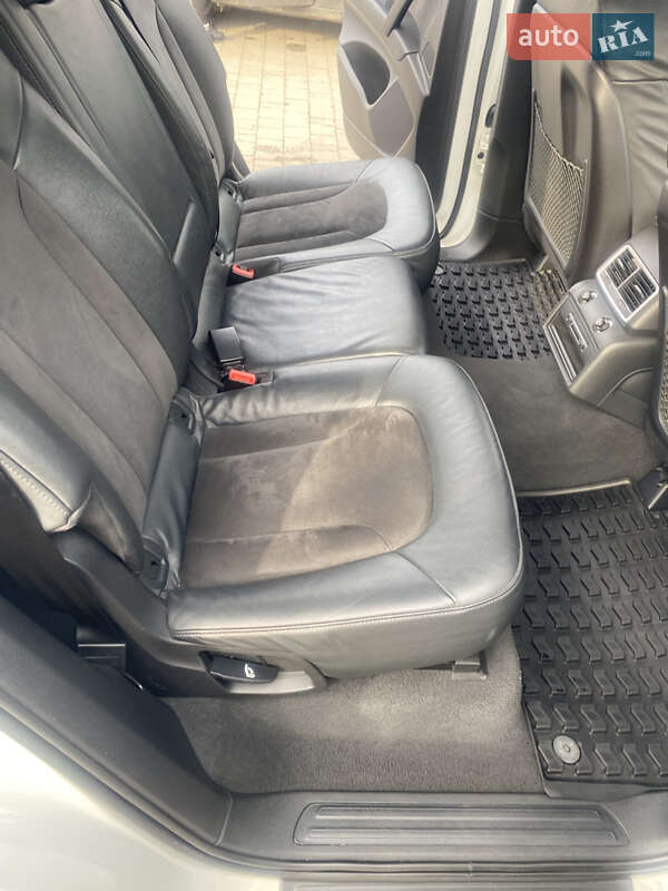 Позашляховик / Кросовер Audi Q7 2015 в Мукачевому