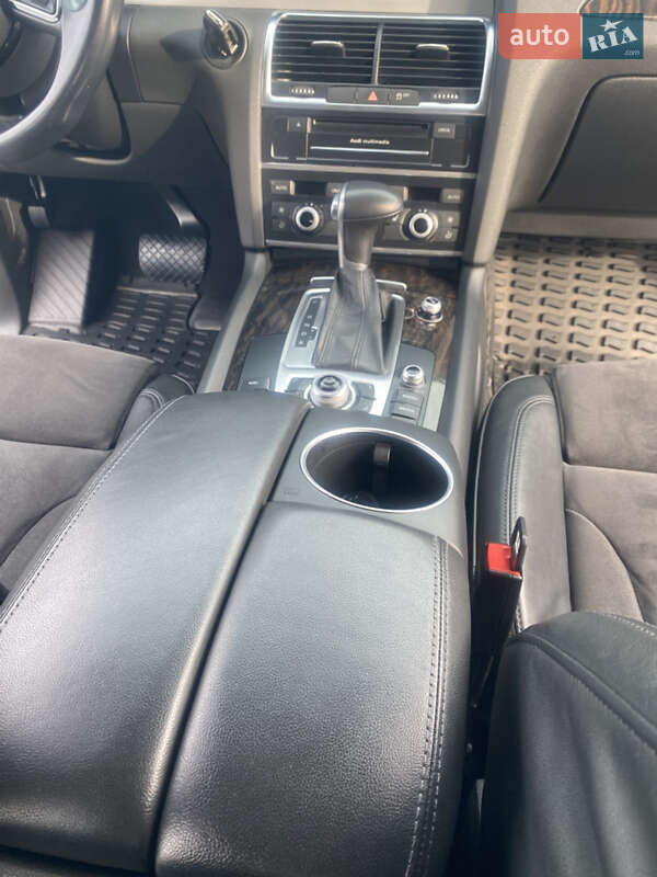 Позашляховик / Кросовер Audi Q7 2015 в Мукачевому