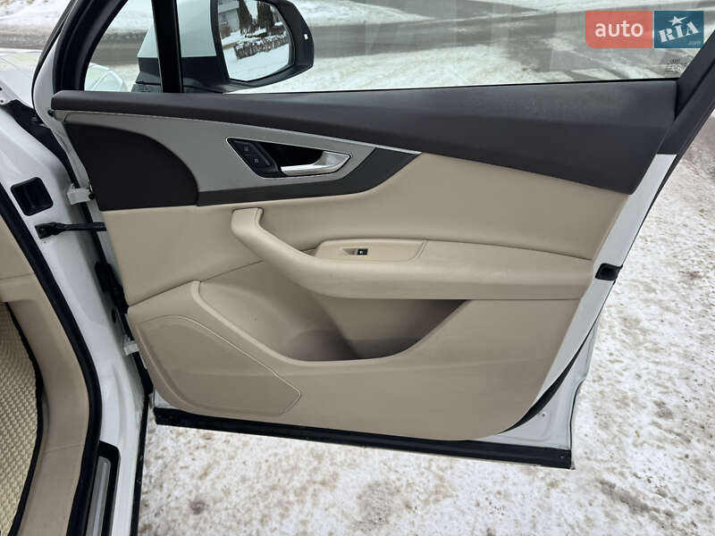 Позашляховик / Кросовер Audi Q7 2016 в Києві фото 12 Позашляховик / Кросовер Audi Q7 2016 в Києві