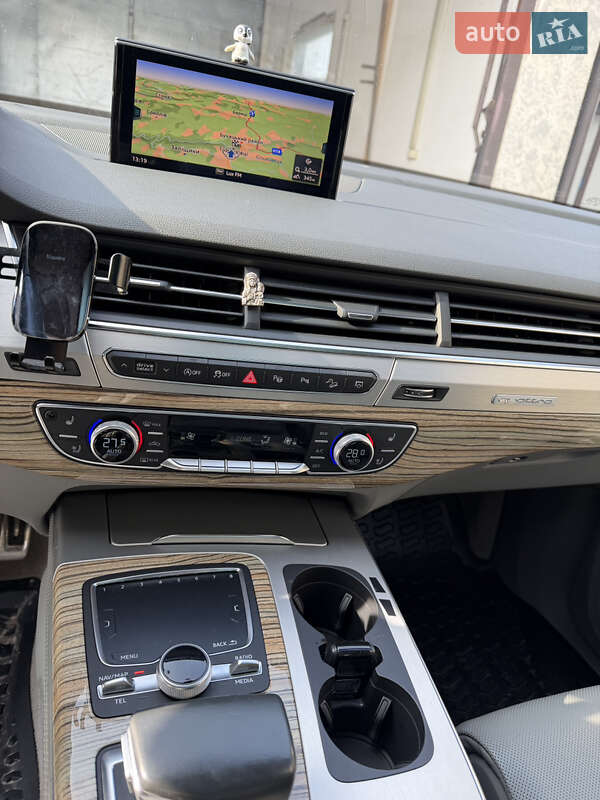 Позашляховик / Кросовер Audi Q7 2017 в Бучачі