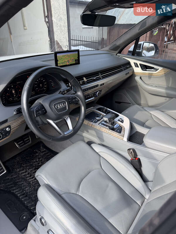 Позашляховик / Кросовер Audi Q7 2017 в Бучачі