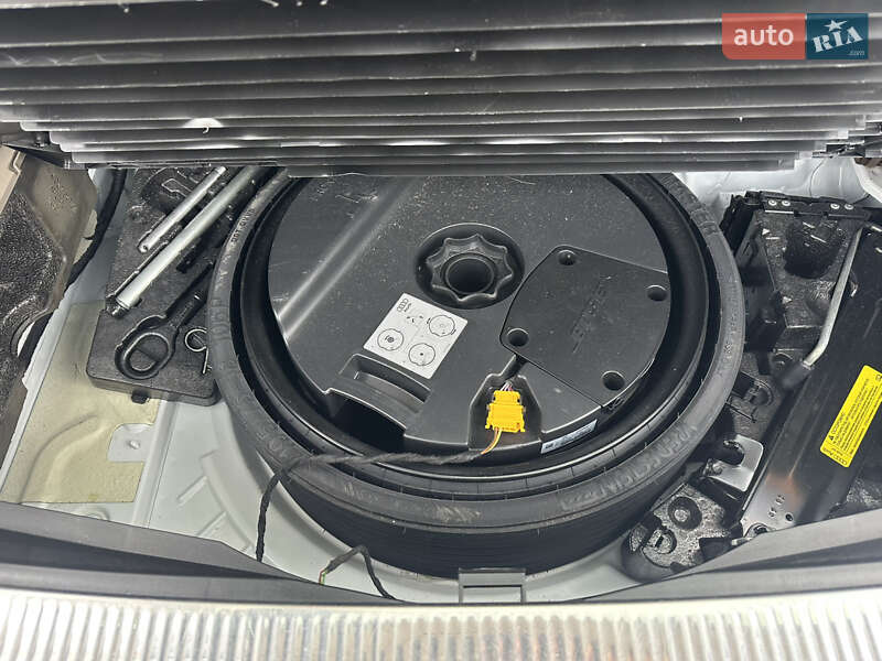 Позашляховик / Кросовер Audi Q7 2012 в Києві