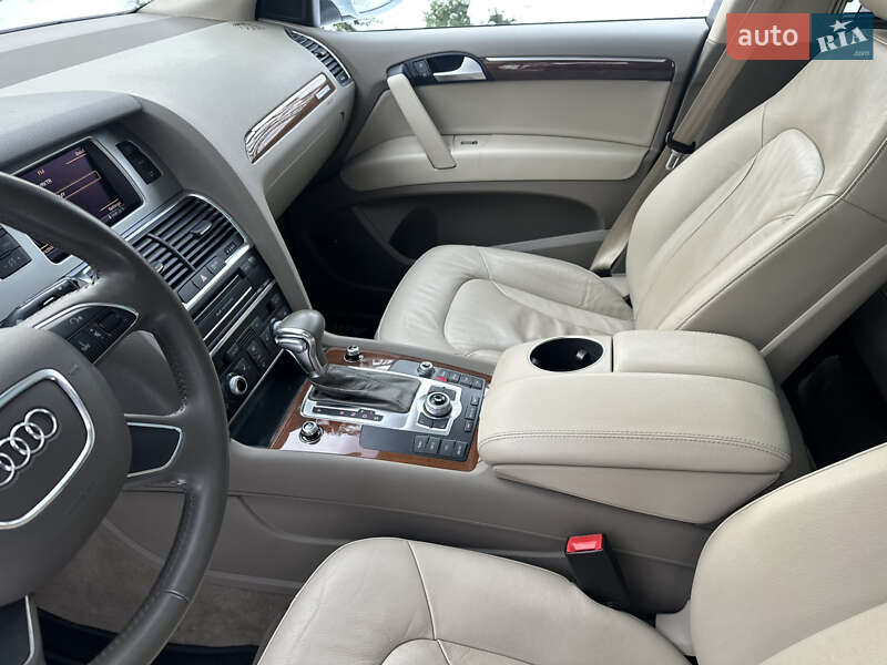 Позашляховик / Кросовер Audi Q7 2012 в Києві