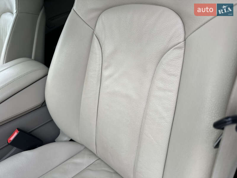 Позашляховик / Кросовер Audi Q7 2012 в Києві