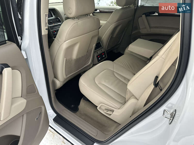 Позашляховик / Кросовер Audi Q7 2012 в Києві