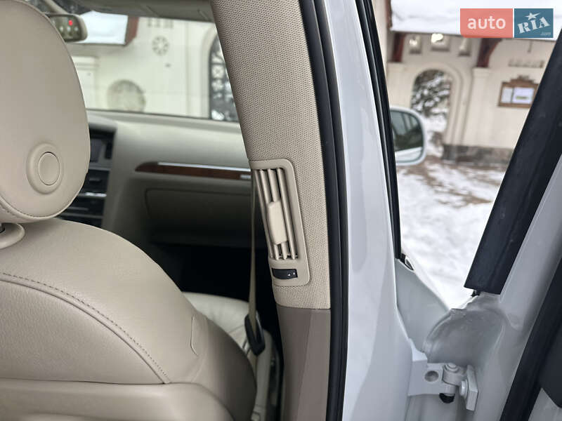 Позашляховик / Кросовер Audi Q7 2012 в Києві