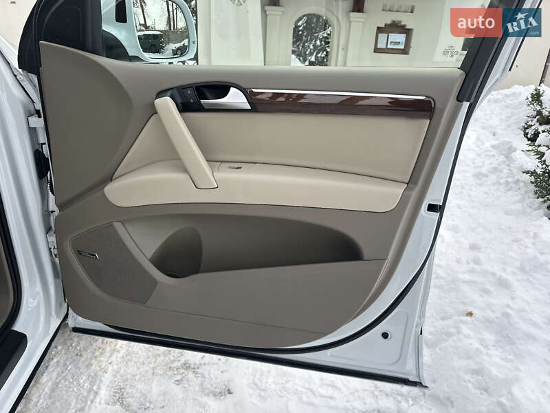 Позашляховик / Кросовер Audi Q7 2012 в Києві