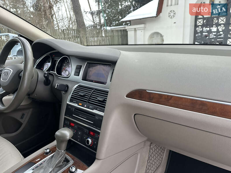 Позашляховик / Кросовер Audi Q7 2012 в Києві