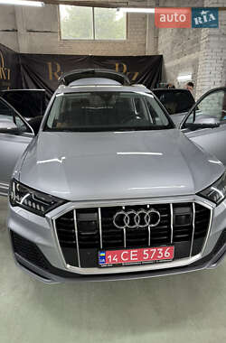 Внедорожник / Кроссовер Audi Q7 2022 в Новояворовске