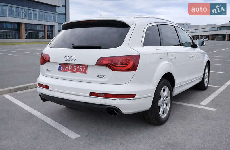 Внедорожник / Кроссовер Audi Q7 2015 в Хусте