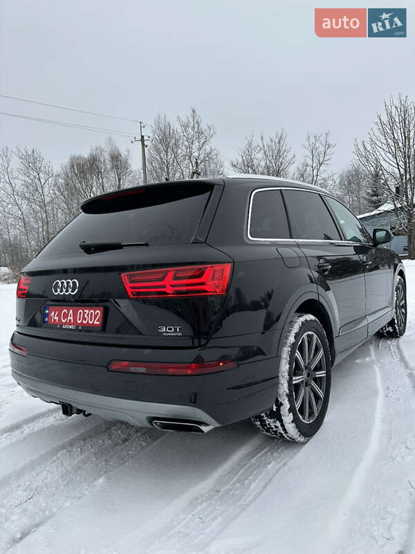 Внедорожник / Кроссовер Audi Q7 2015 в Рожнятове
