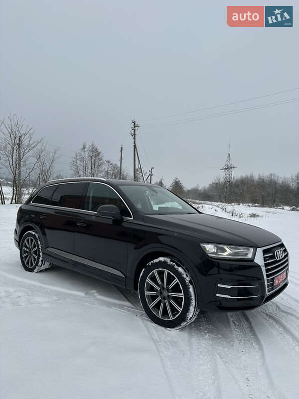 Внедорожник / Кроссовер Audi Q7 2015 в Рожнятове