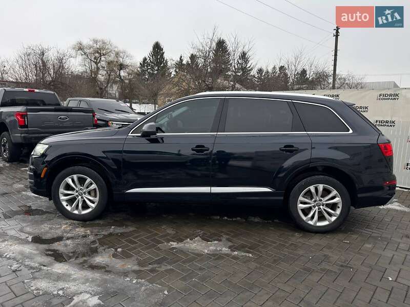Позашляховик / Кросовер Audi Q7 2016 в Луцьку