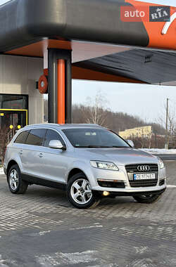 Позашляховик / Кросовер Audi Q7 2007 в Чернівцях