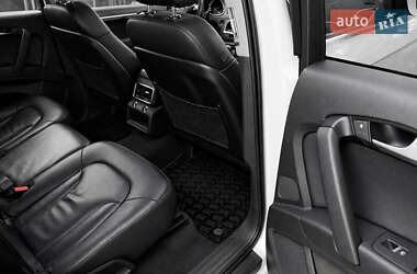 Внедорожник / Кроссовер Audi Q7 2015 в Хусте