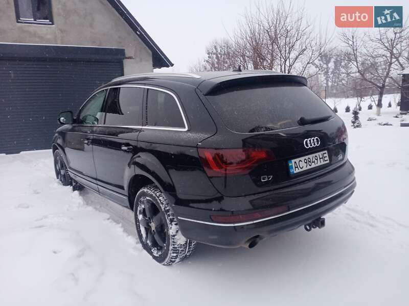 Позашляховик / Кросовер Audi Q7 2011 в Горохові