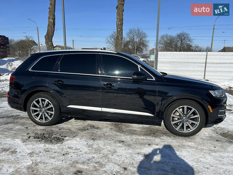 Позашляховик / Кросовер Audi Q7 2016 в Луцьку