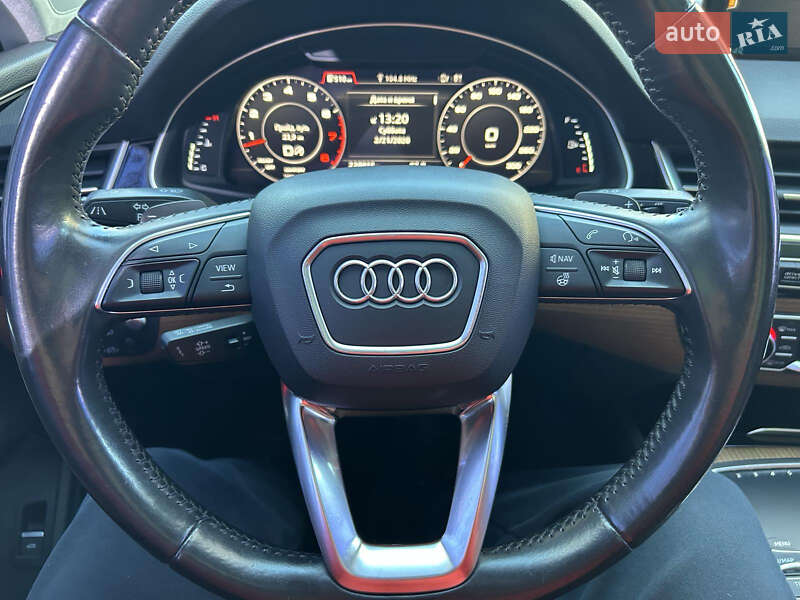 Позашляховик / Кросовер Audi Q7 2016 в Луцьку