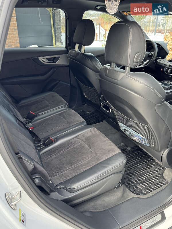 Позашляховик / Кросовер Audi Q7 2017 в Львові