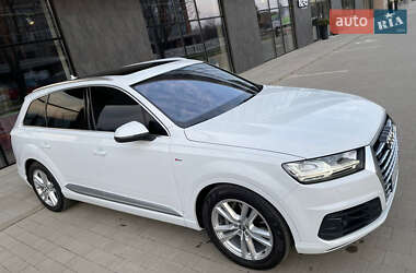 Внедорожник / Кроссовер Audi Q7 2016 в Ужгороде