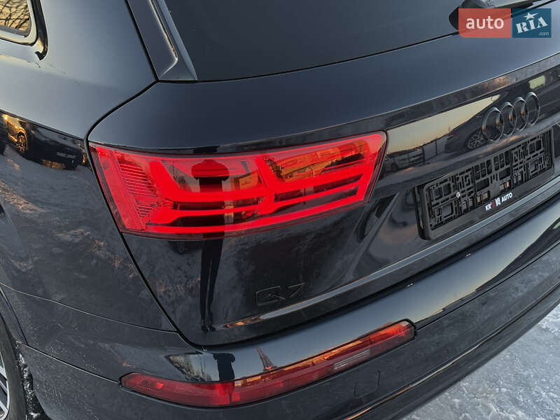 Позашляховик / Кросовер Audi Q7 2016 в Харкові