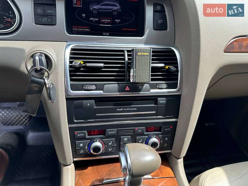 Внедорожник / Кроссовер Audi Q7 2012 в Киеве