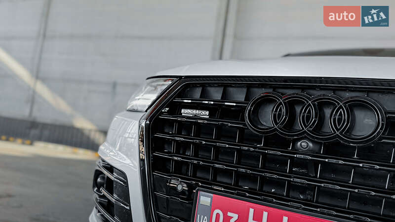 Внедорожник / Кроссовер Audi Q7 2019 в Ровно