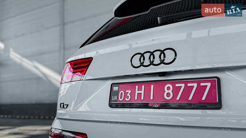 Внедорожник / Кроссовер Audi Q7 2019 в Ровно