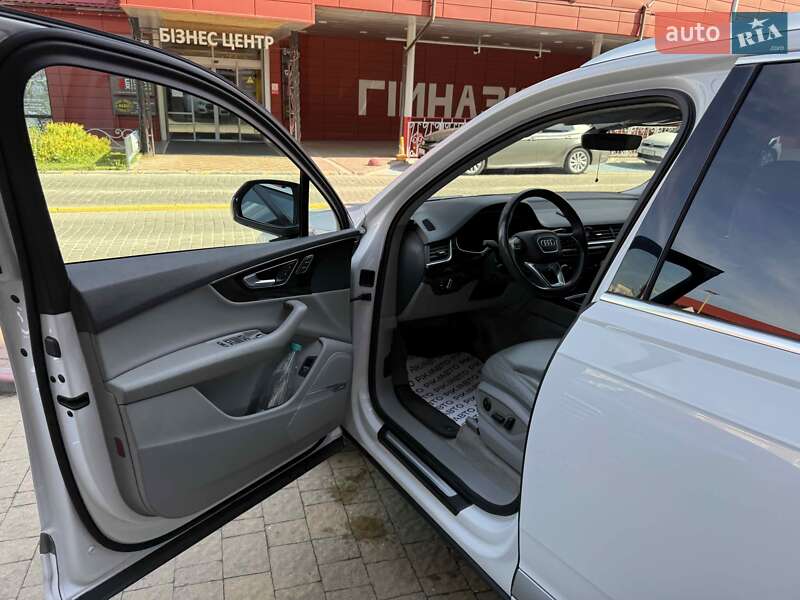 Позашляховик / Кросовер Audi Q7 2018 в Львові