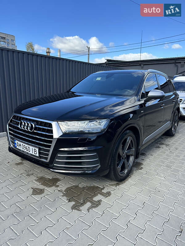 Внедорожник / Кроссовер Audi Q7 2016 в Житомире
