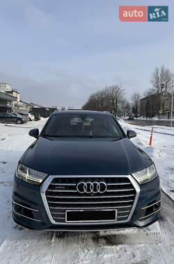 Внедорожник / Кроссовер Audi Q7 2017 в Львове
