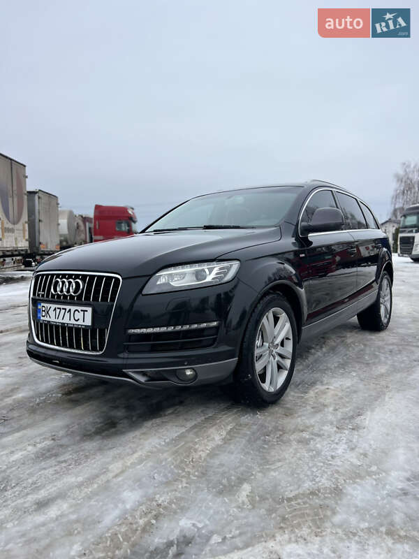 Внедорожник / Кроссовер Audi Q7 2012 в Березному