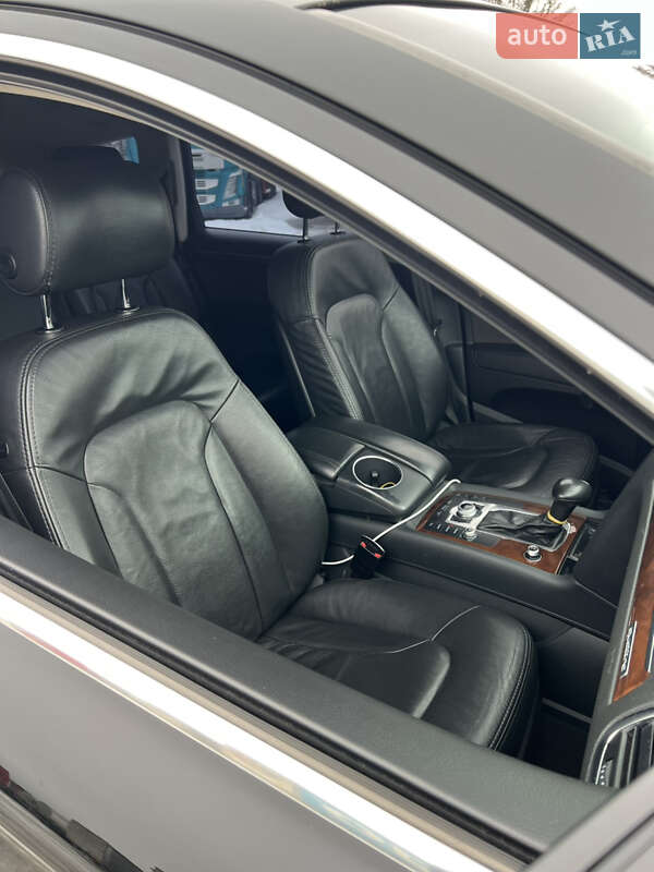 Внедорожник / Кроссовер Audi Q7 2012 в Березному