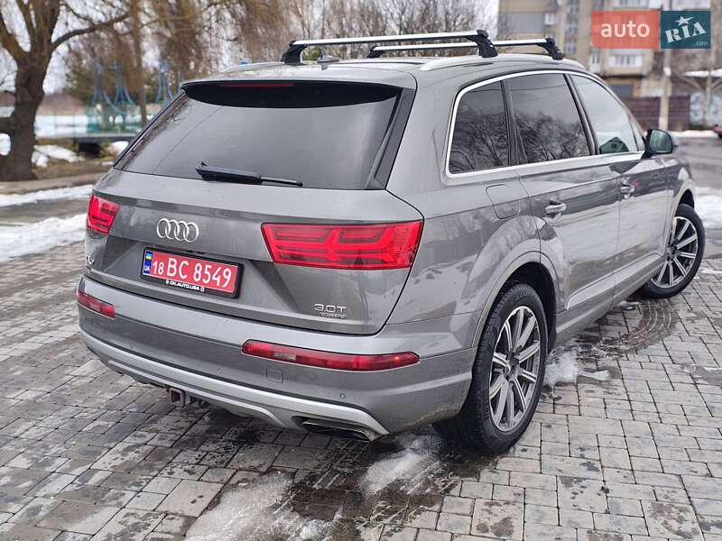 Внедорожник / Кроссовер Audi Q7 2017 в Ровно