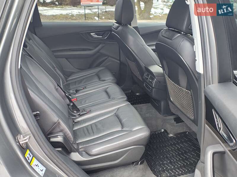 Внедорожник / Кроссовер Audi Q7 2017 в Ровно