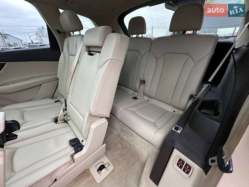 Внедорожник / Кроссовер Audi Q7 2017 в Львове
