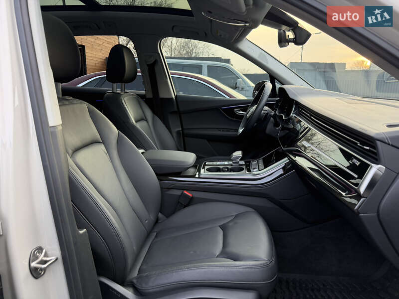 Позашляховик / Кросовер Audi Q7 2023 в Києві
