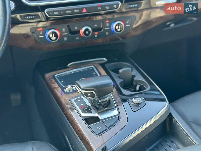 Внедорожник / Кроссовер Audi Q7 2017 в Львове