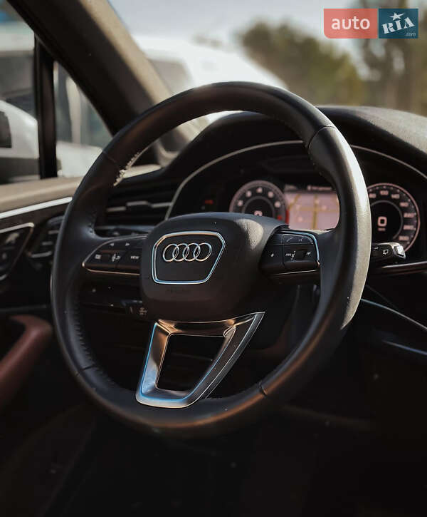 Позашляховик / Кросовер Audi Q7 2020 в Первомайську