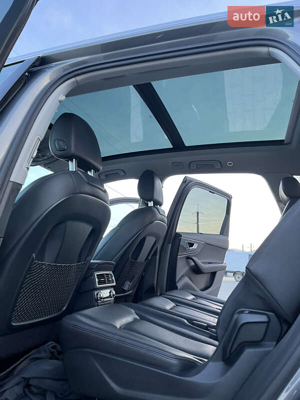Позашляховик / Кросовер Audi Q7 2016 в Хусті