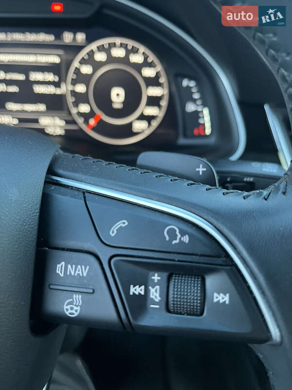 Позашляховик / Кросовер Audi Q7 2016 в Хусті