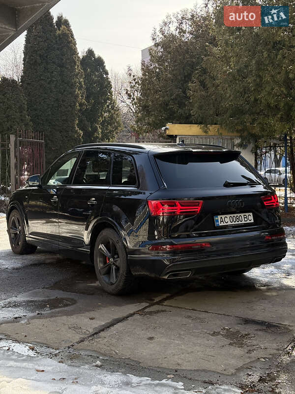 Позашляховик / Кросовер Audi Q7 2018 в Луцьку
