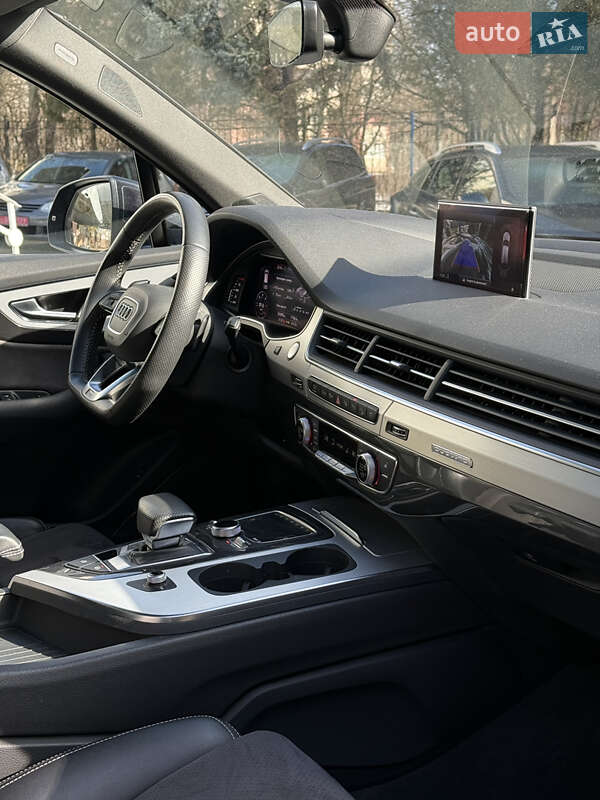 Позашляховик / Кросовер Audi Q7 2018 в Луцьку