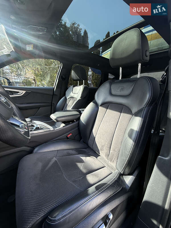 Позашляховик / Кросовер Audi Q7 2018 в Луцьку