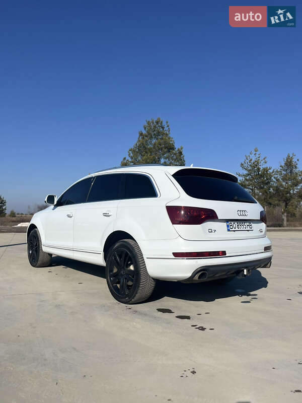 Позашляховик / Кросовер Audi Q7 2014 в Луцьку