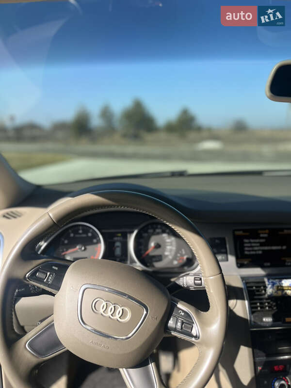 Позашляховик / Кросовер Audi Q7 2014 в Луцьку